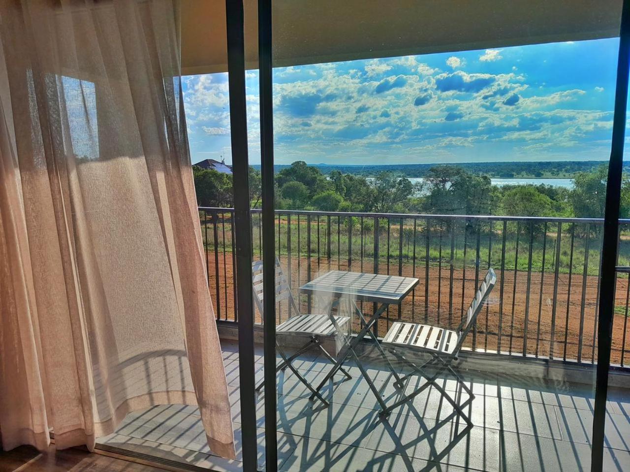 Kameeldrift Waterfront Estate & Resort Brits Kültér fotó